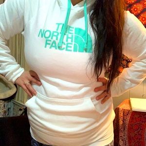 Women’s The north face hoodie